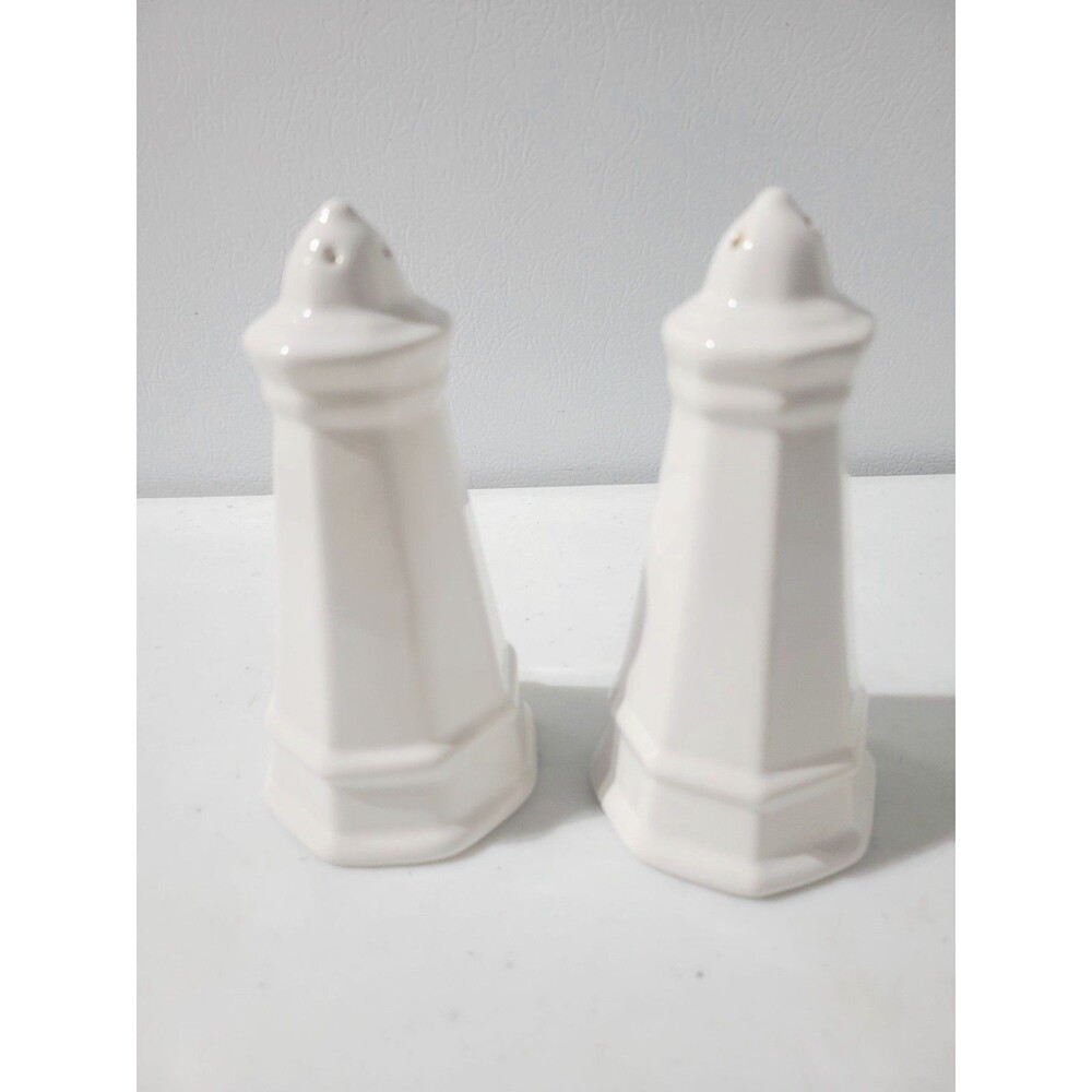 Vintage Pfaltzgraff Heritage White Salt & Pepper Shakers Set USA